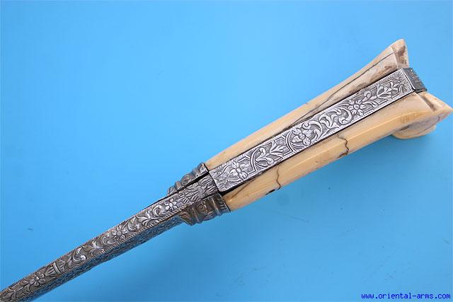 Oriental Arms Very Fine Turkish Yataghan Sword With Damascus Blade